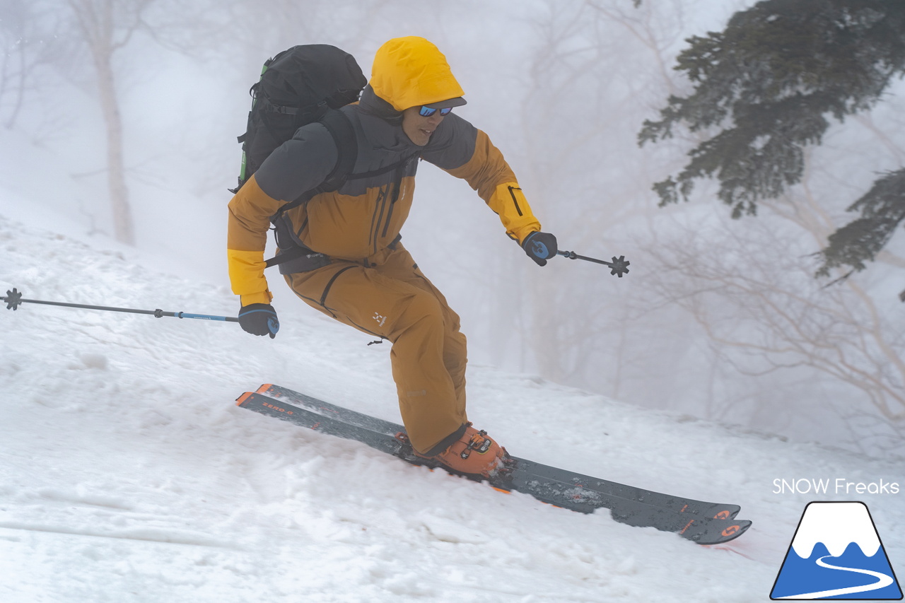 大雪山層雲峡・黒岳ロープウェイスキー場｜真っ白な『霧』に包まれた雲上のゲレンデ。春スキー＆スノーボードを楽しむなら、今がおススメです(^^)v